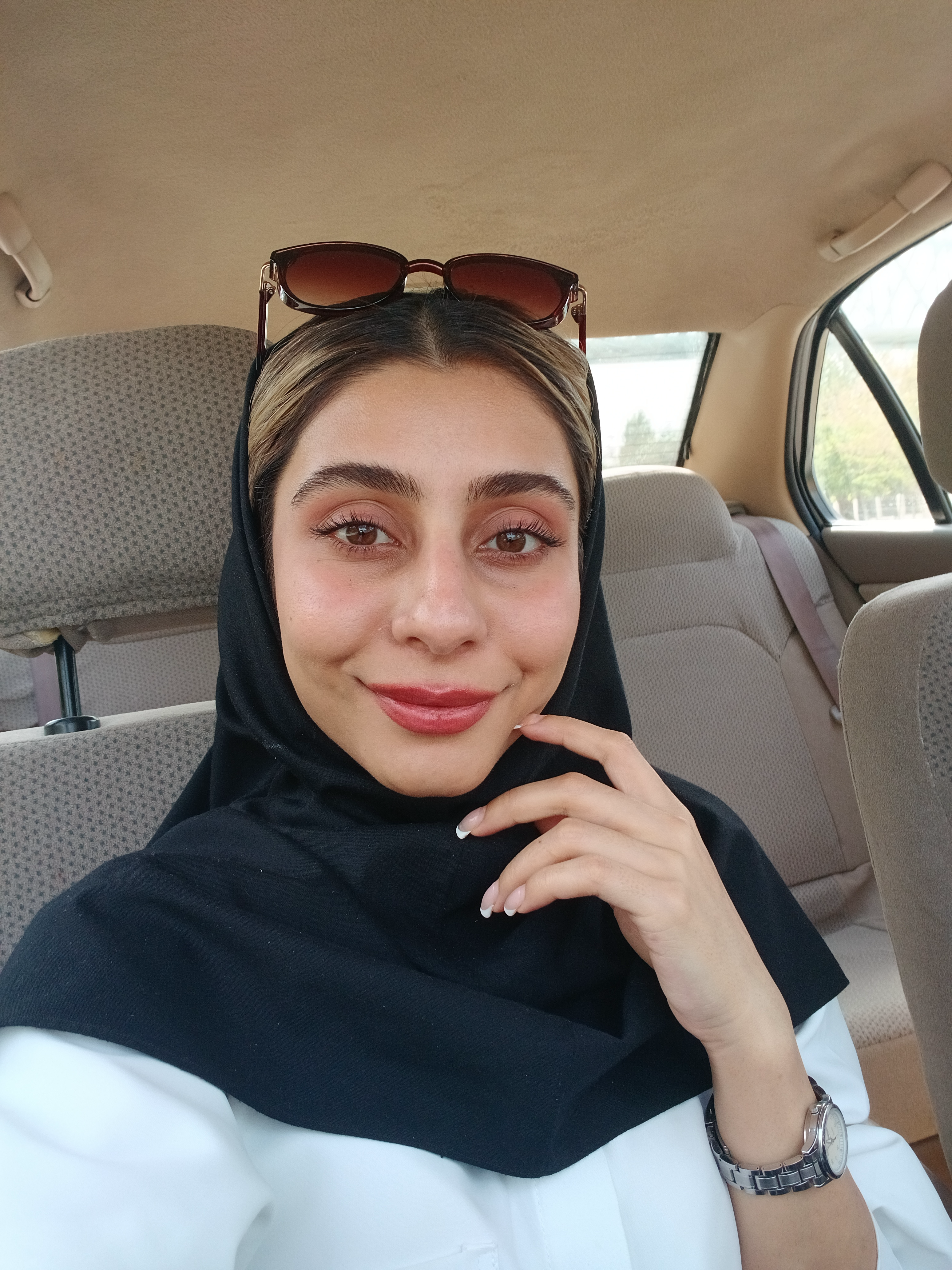 تصویر پروفایل  هستی باشتین